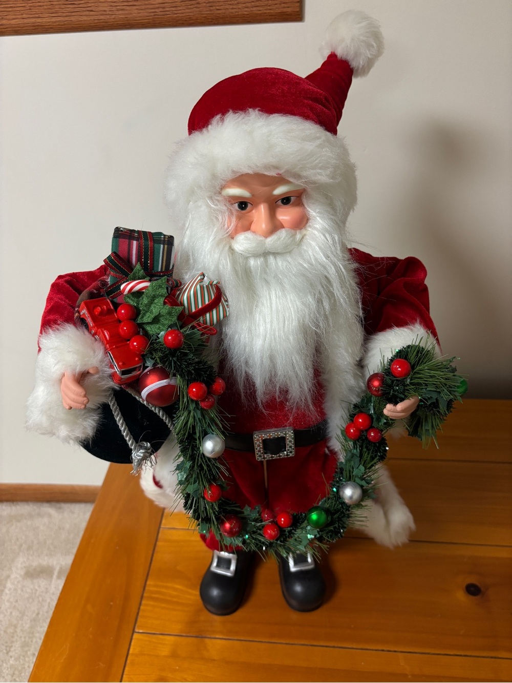 Santa Garland Figure